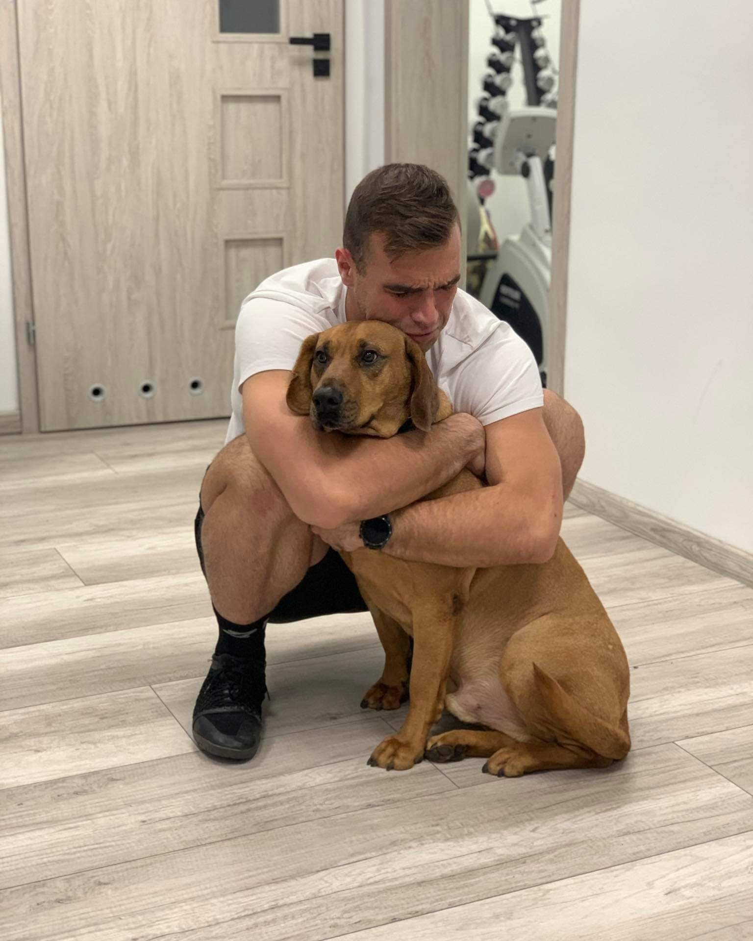 Nasi trenerzy personalni kochają psy i zapraszają Cię z nimi na treningi